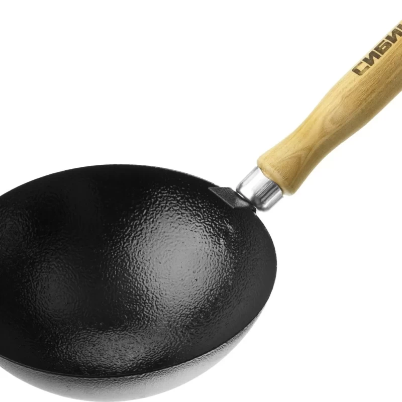 Ковш  штукатурный с деревянной ручкой